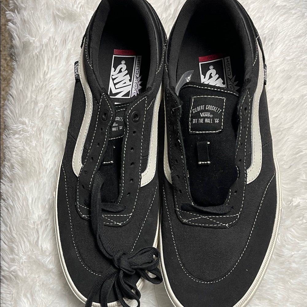 Vans Men's Classic Black and White Sneakers